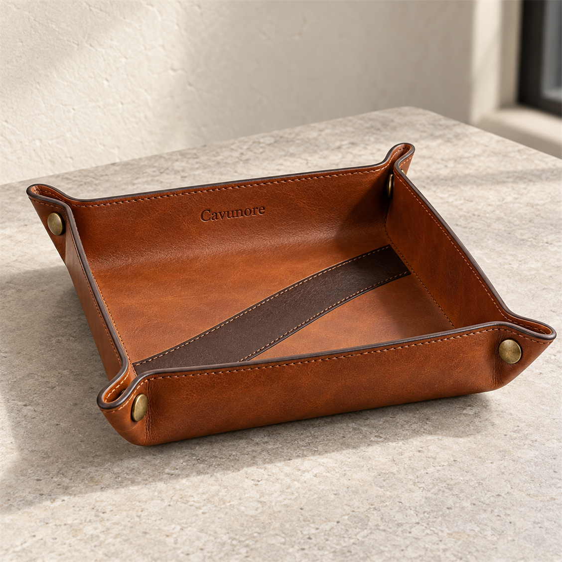 Cavunore Arrival Valet Tray closed product view